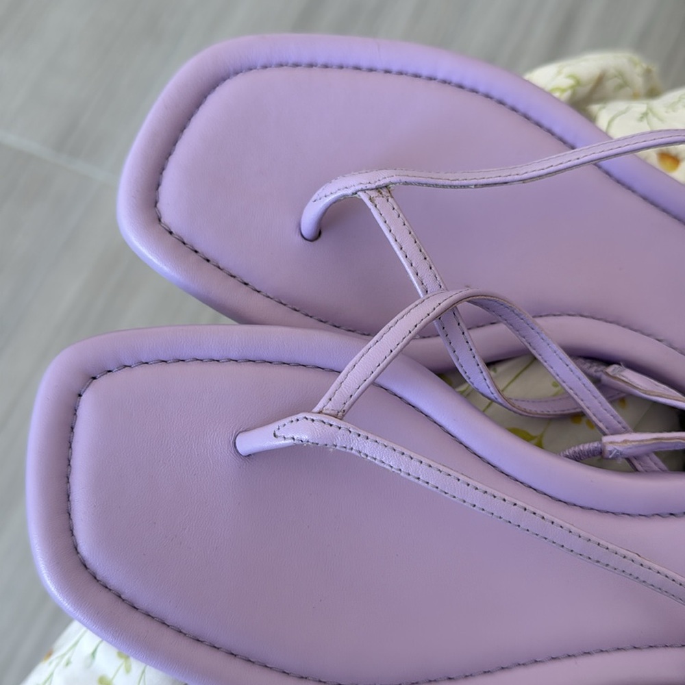 Vince Deana Flat Thong Sandals - Picture 6 of 6